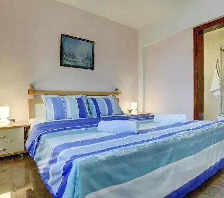 Ferienwohnung Marina 1 Pomer