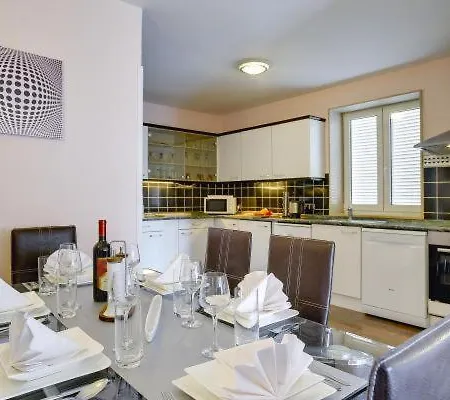Ferienwohnung Marina 1 Apartman *