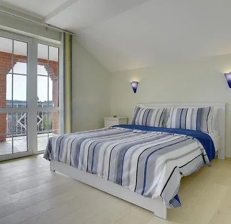 Ferienwohnung Marina 1 *